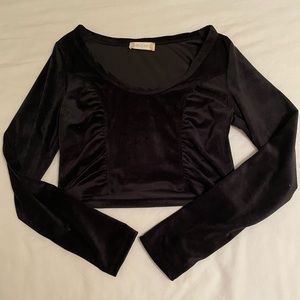 Black velvet long sleeves crop top